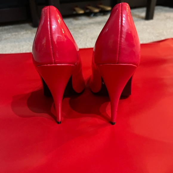 Elle Vibrant Red Heels